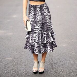 Isabel Marant Pour H&M - Beautiful layered skirt, 100% Silk, Size 8